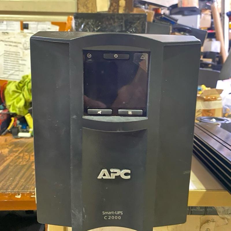 ups apc smc 2000 2000va 1300watt